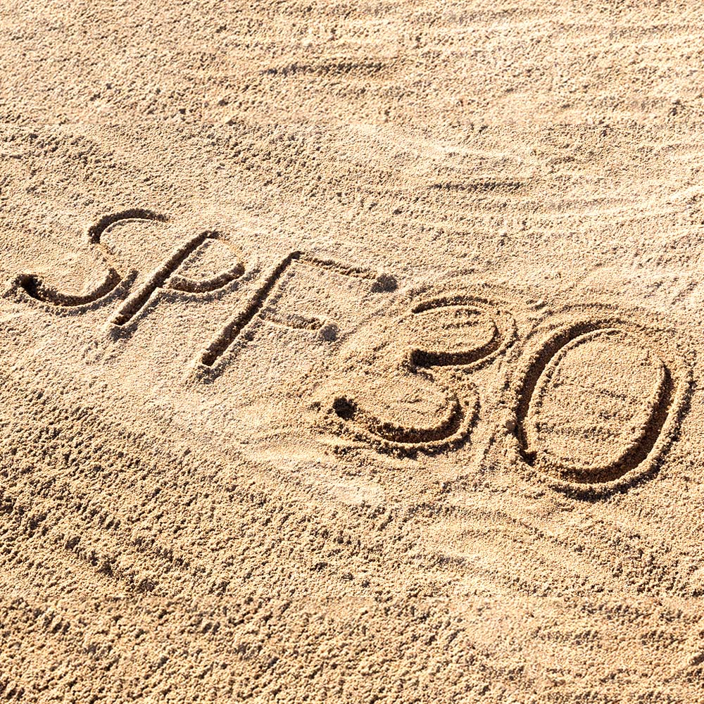 Слънцезащита за лице и тяло SPF 30 с хиалуронова киселина против стареене - 200 мл  Biovène Barcelona - Nutra Best Bulgaria
