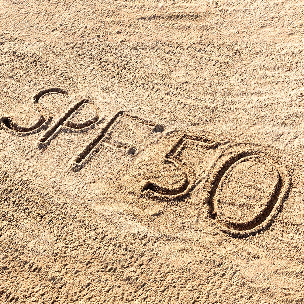 Слънцезащитен крем за лице SPF 50 с хиалуронова киселина против стареене - 30 мл  Biovène Barcelona - Nutra Best Bulgaria