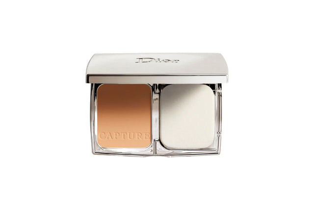 Christian Dior, Capture Totale, Long Lasting, Compact Foundation, 20, Light Beige, 11 g  Christian Dior - Nutra Best Bulgaria