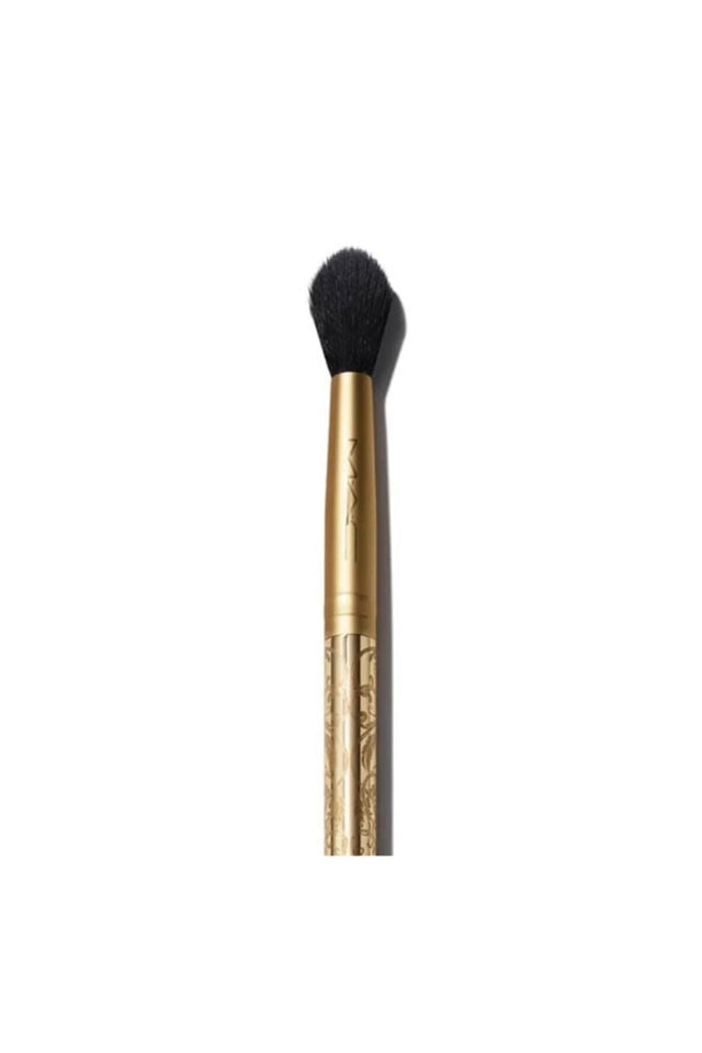 MAC, Tempting Fate , Eye Brush, 224S  MAC - Nutra Best Bulgaria